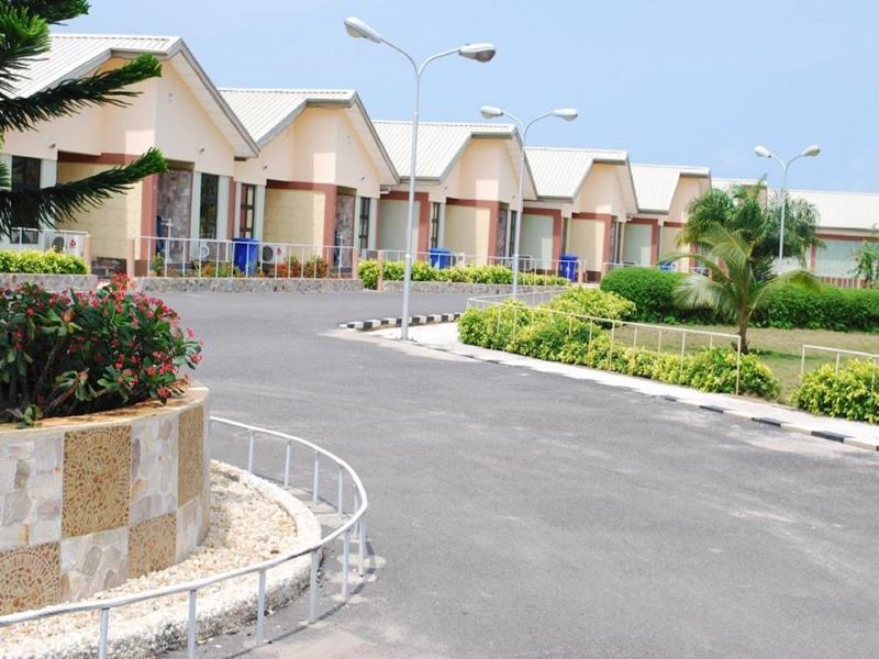 Whispering Palms Resort Magbon Exterior photo